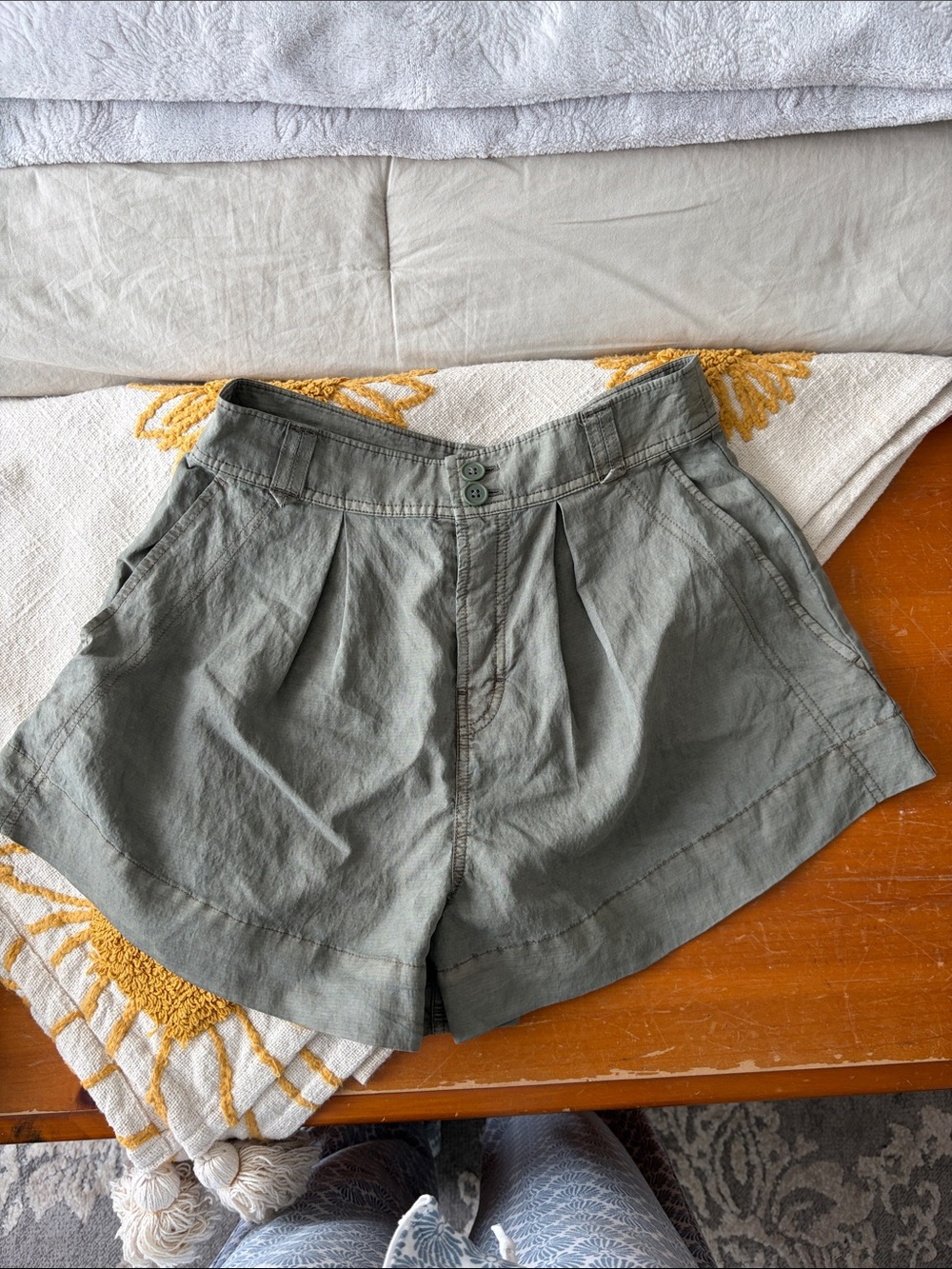 NWOT Free People High-Waist Olive Green Pleated Shorts